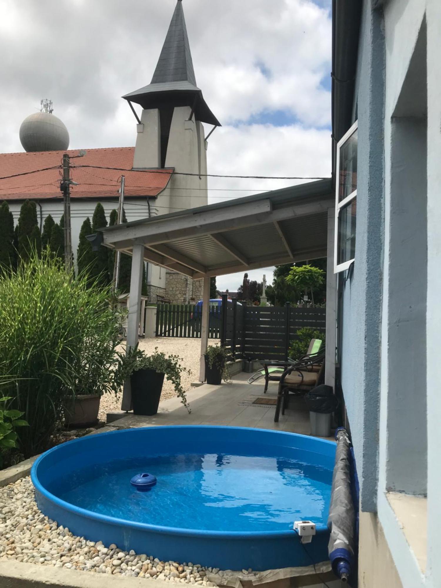 Kisvakond Vendégház Jeno Exterior foto